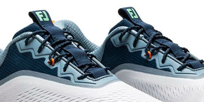 靴ひもタイプのシューズ