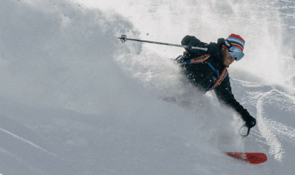 バックカントリースキーヤー