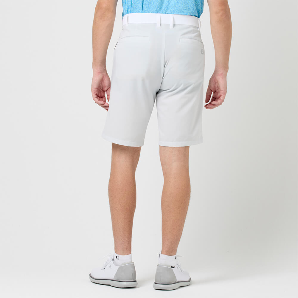 フットジョイ FootJoy　メンズ ハイブリッド 4way ストレッチ クーリング ショートパンツ FJ-S26-P07　2026年モデル ライトグレー 背面着用
