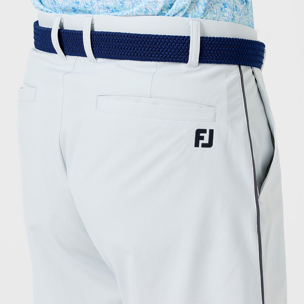 フットジョイ FootJoy　メンズ 4way ストレッチ クーリング パフォーマンス ショートパンツ FJ-S26-P08　2026年モデル 後腰・ポケット・FJロゴ部 ディテール