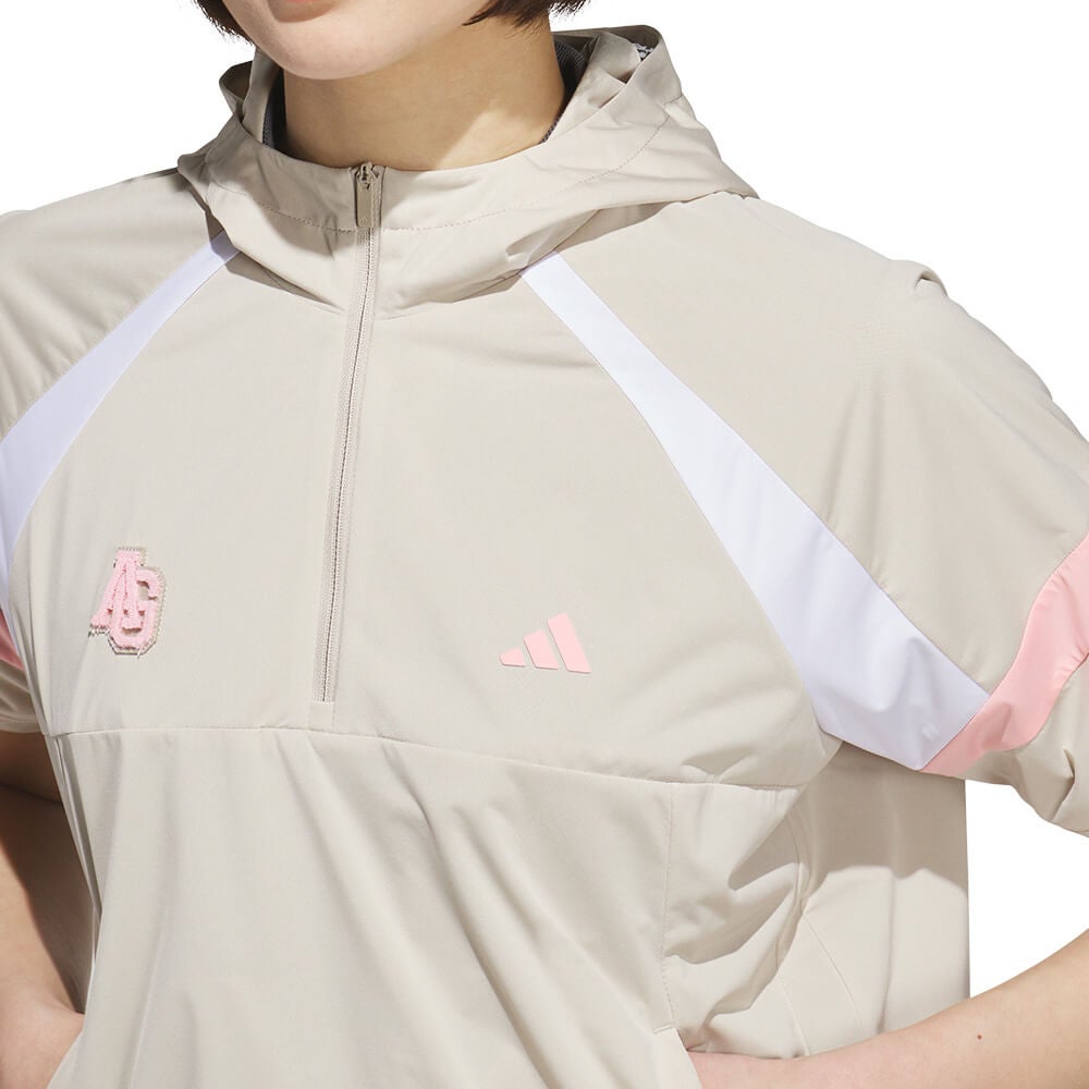 アディダス adidas　レディース ハーフジップ 半袖 フーディー ジャケット QD442　2026年モデル ロゴ・生地ディテール