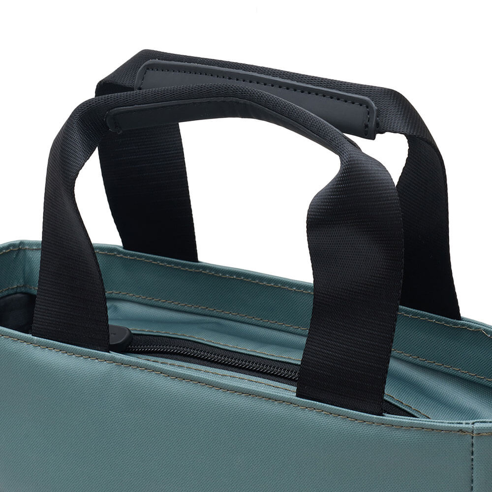 トラヴィスマシュー Travis Mathew　RTM ミニトートバッグ 7AN912 3BAG グリーン　2026年モデル ミニトートバッグ ポケット・持ち手ディテール