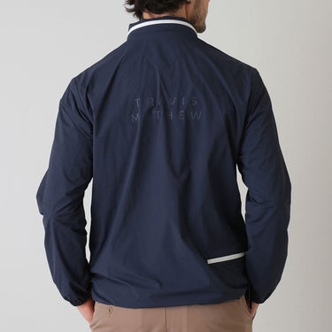 トラヴィスマシュー Travis Mathew　メンズ 軽量ポケッタブル ジャケット 7AP014　2026年モデル 別カラー 背面着用