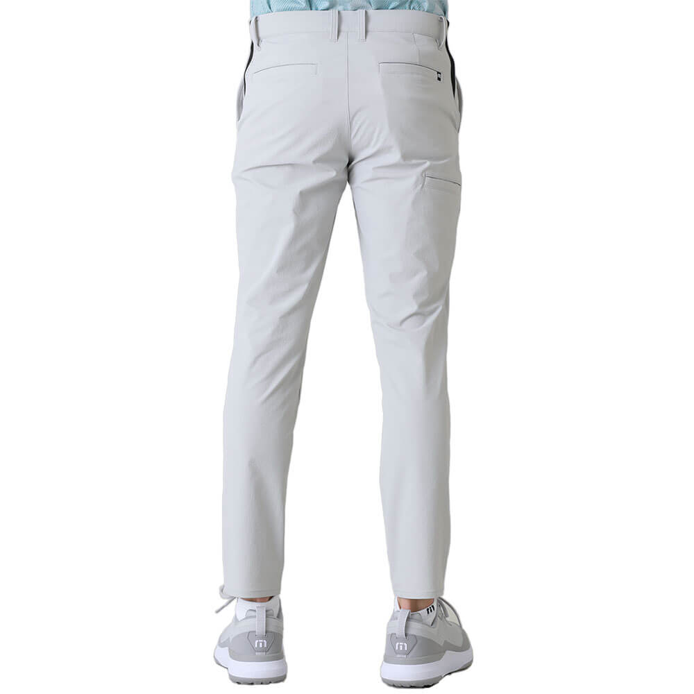 トラヴィスマシュー Travis Mathew　メンズ ドビー 裏面点接触 テーパードパンツ 7AP007　2026年モデル 背面着用