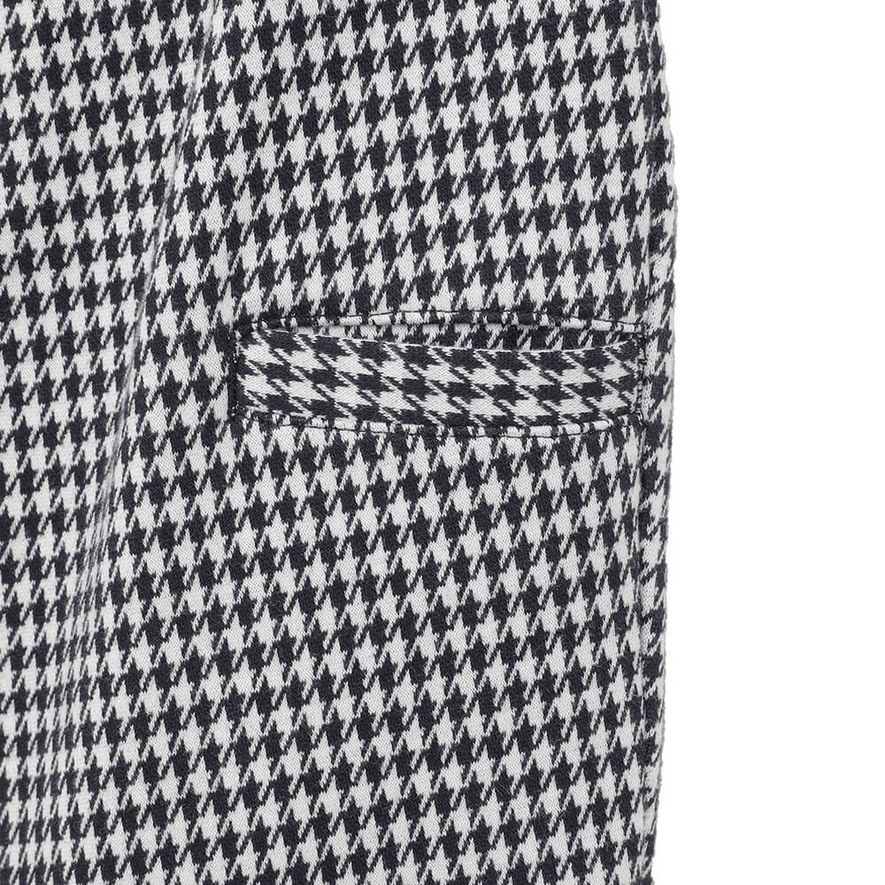 トラヴィスマシュー Travis Mathew　メンズ ハウンドトゥース ダブルジャカード ワイドテーパードパンツ 7AP035　2026年モデル 別カラー 正面着用
