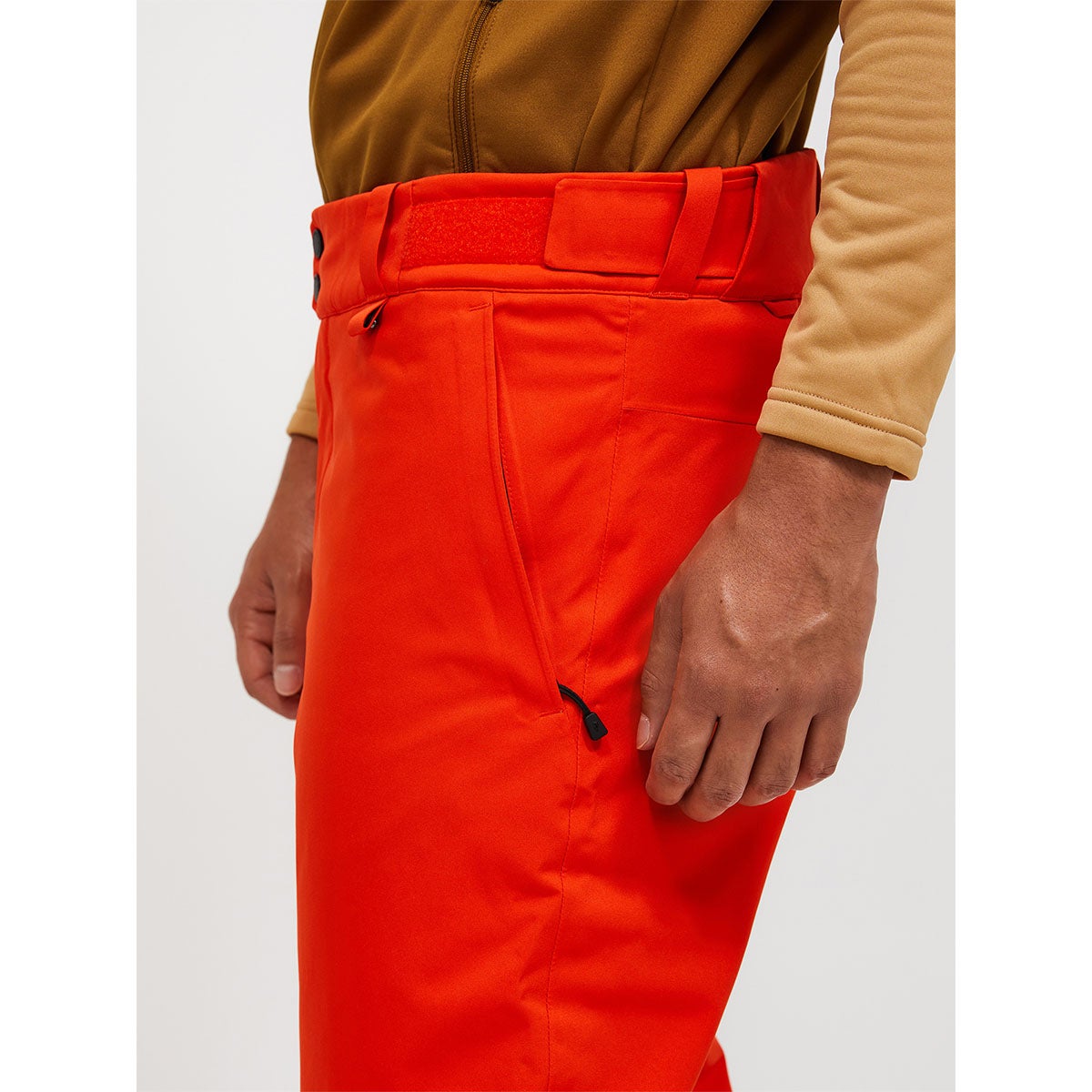 ピークパフォーマンス PEAK PERFORMANCE　スキー スノーボードウェア メンズ マルーンインシュレーテッドパンツ M Maroon Insulated Pants G80503-050 2025-2026 着用状態または生地・縫製・ポケット・ロゴ等の補足ディテールを確認できる画像（1）