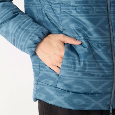 フィラ FILA　メンズ ノルディック柄 中綿 長袖 ブルゾン 786-239Y　2026年モデル ポケット部分の形状や配置を確認できる画像
