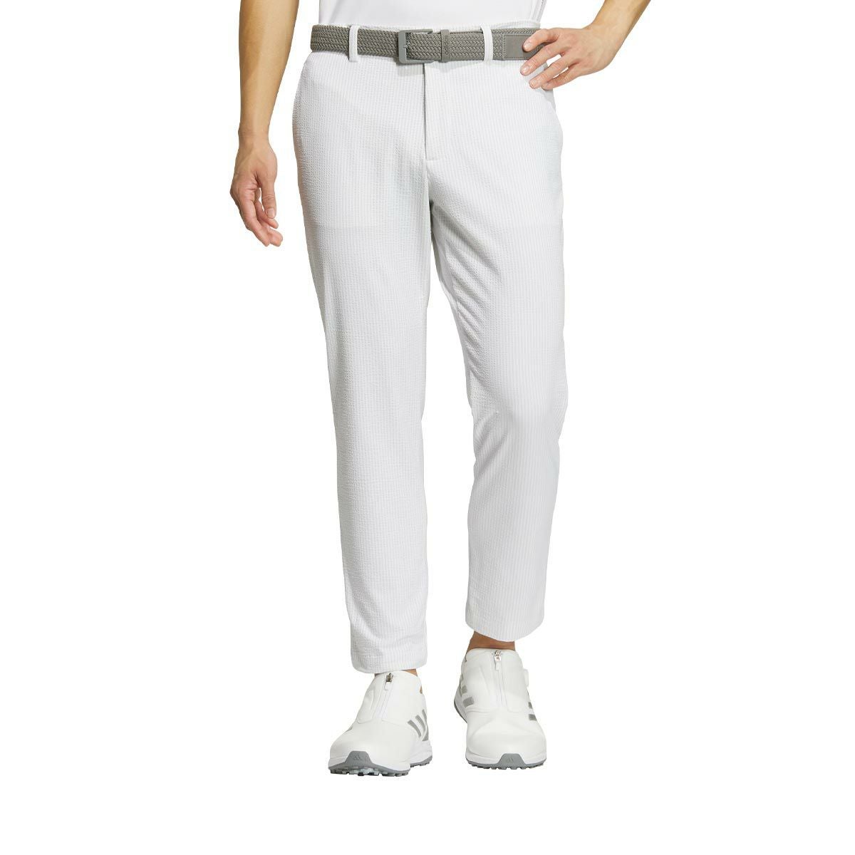 アディダス adidas　メンズ シアサッカー ストレッチ ロゴプリント アンクルパンツ IKK86　2024年モデル グレーワン（IN9019）