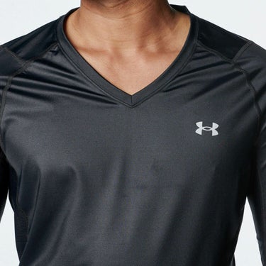 アンダーアーマー UNDER ARMOUR　メンズ UAアイソチル フィッティド 長袖 Vネック インナーシャツ 1384824 001 ブラック　2025年モデル 詳細4