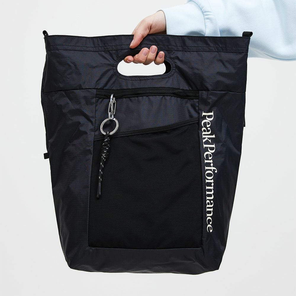 ピークパフォーマンス PEAK PERFORMANCE　Street Shopper ストリートショッパー BLACK　バッグ 2025 詳細3