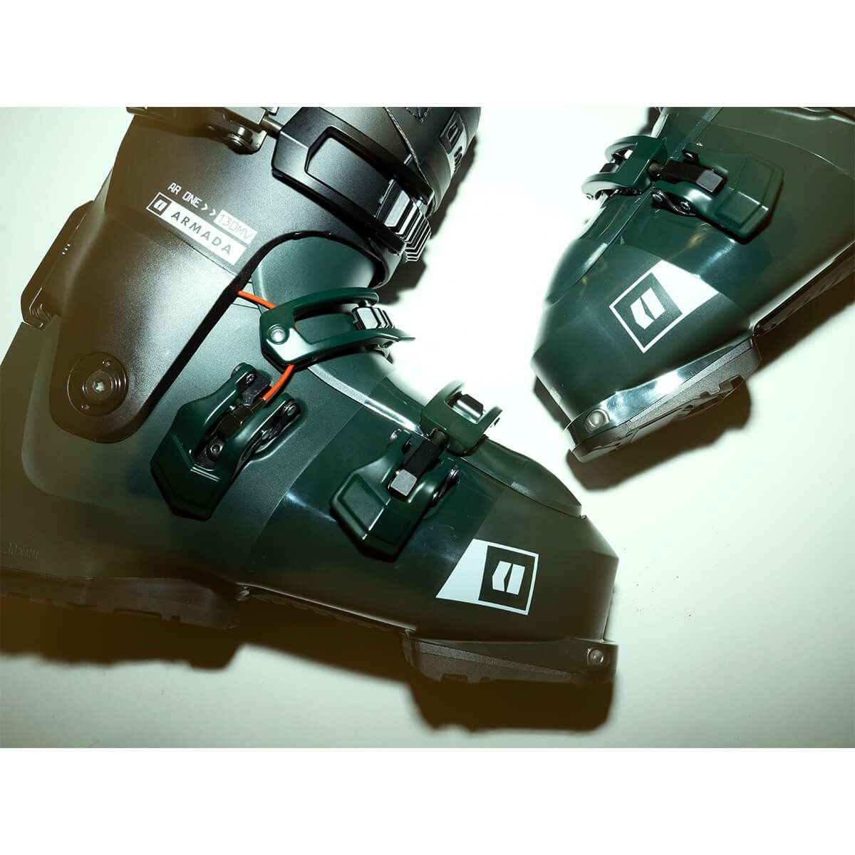 アルマダ ARMADA AR ONE 130 MV エーアールワン 130 MV スキーブーツ