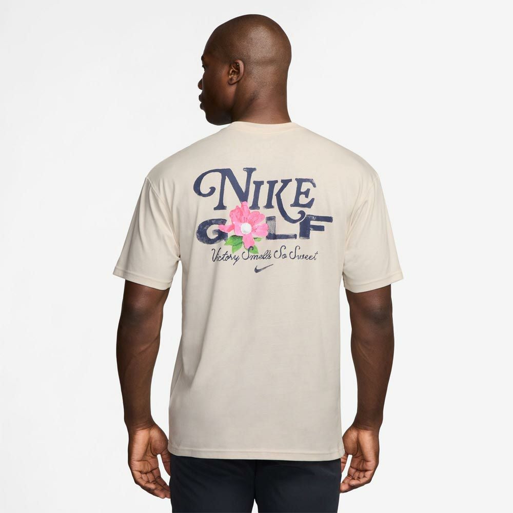 ナイキ NIKE　メンズ バックプリント ドロップショルダー 半袖 Tシャツ HJ3477 104 ライトオールウッドブラウン　2025年モデル 詳細2