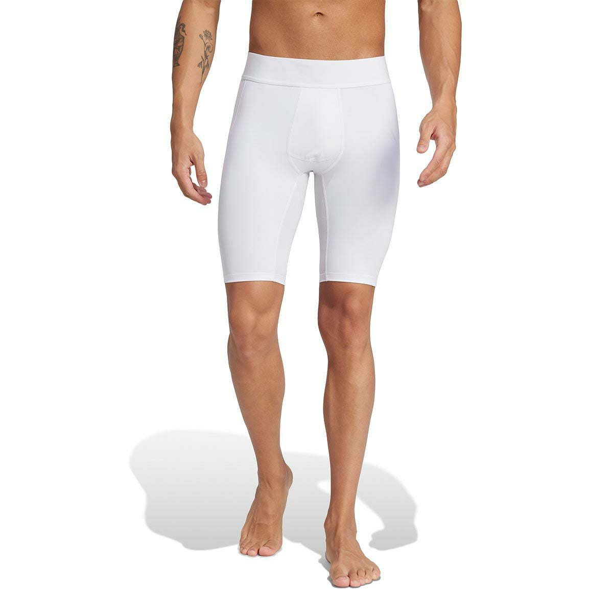 アディダス adidas　テックフィット ショートタイツ ホワイト JN7398 メンズ 詳細4