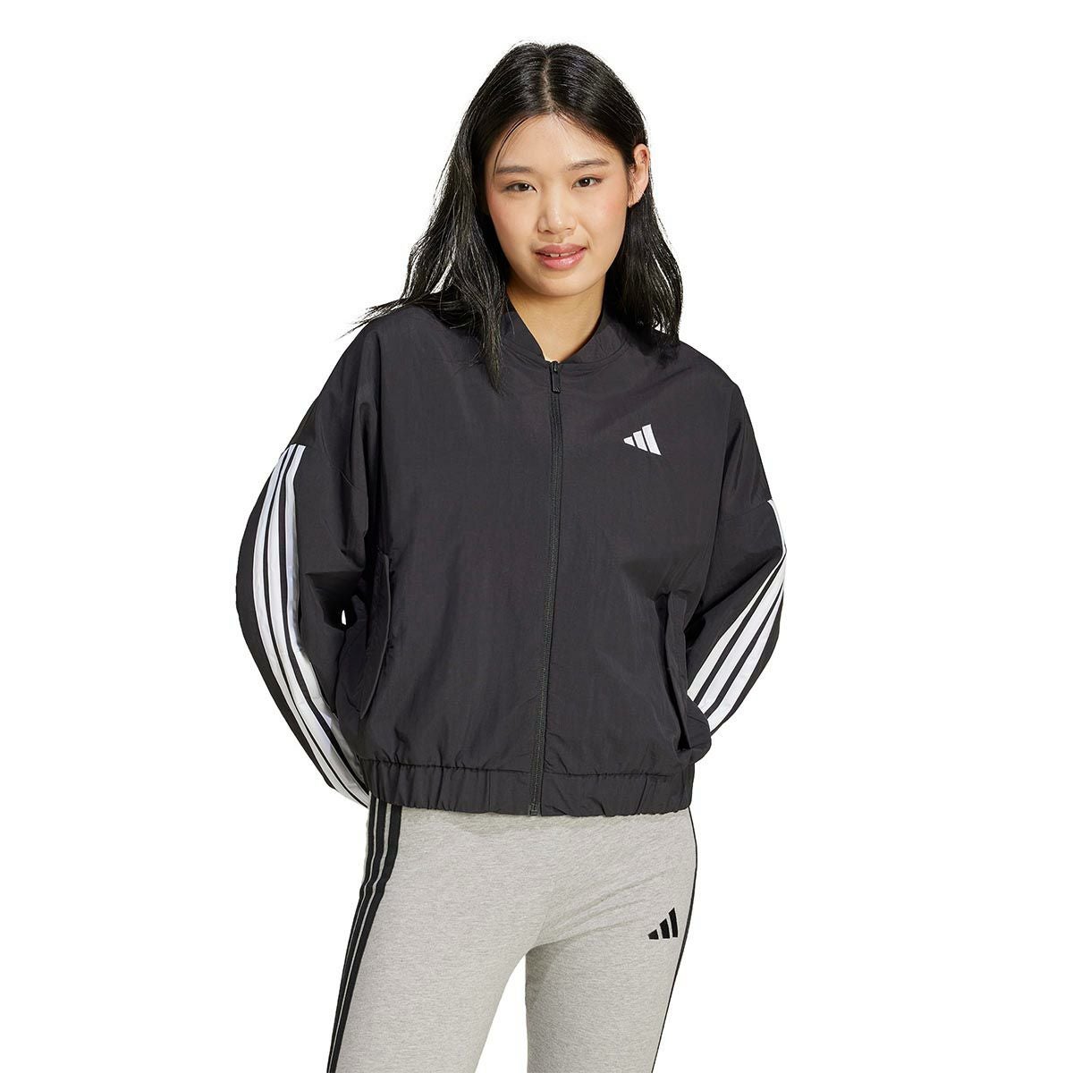 アディダス adidas　エッセンシャルズ スリーストライプス ライフスタイル ウーブン ボンバージャケット ブラック/ホワイト JD5317 レディース 詳細3