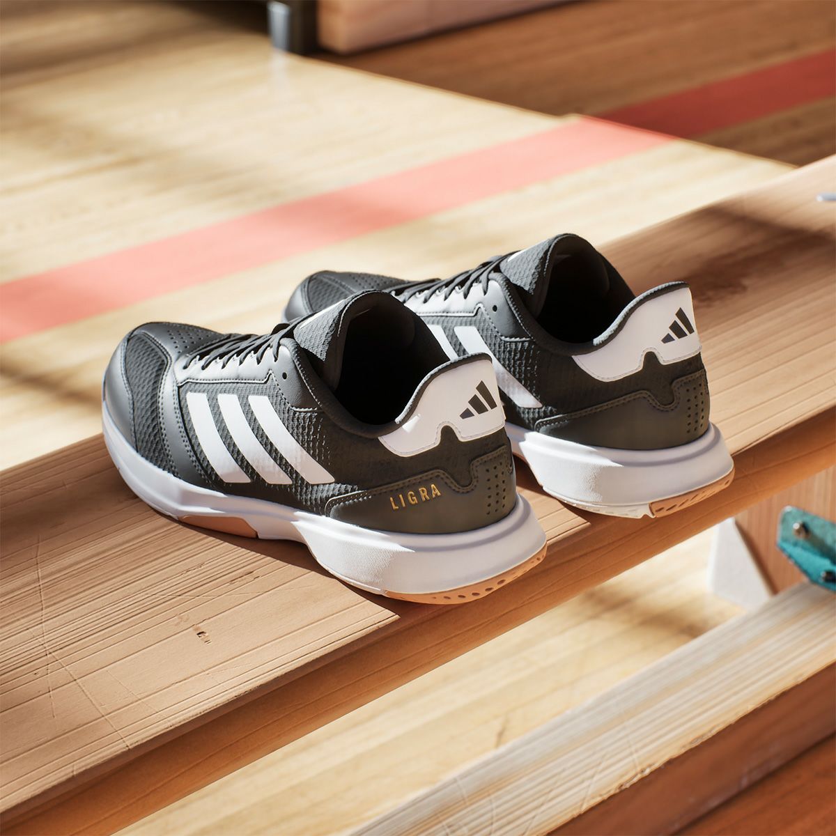 アディダス adidas　メンズ ハンドボール・ドッジボール シューズ LIGRA 8  インドア / LIGRA 8 INDOOR コアブラック/フットウェアホワイト/フットウェアホワイト IH0526  詳細11