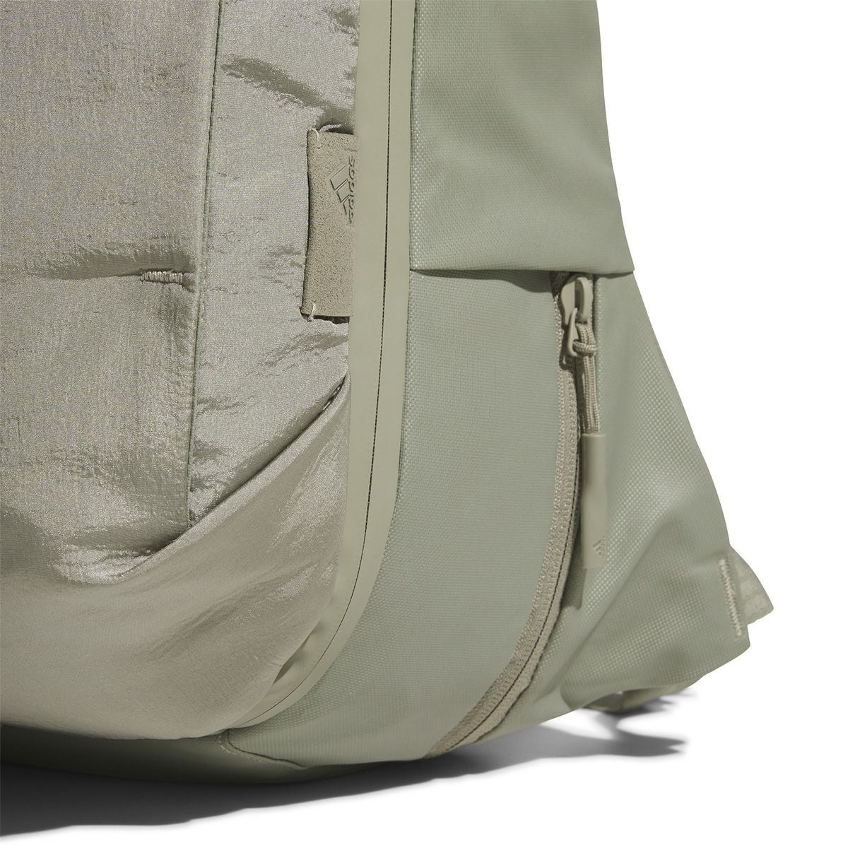 アディダス adidas　ユニセックス マルチスポーツ バックパック 4NWNL バックパック 20.5L シルバーペブル JRZ13 JM2576 詳細5