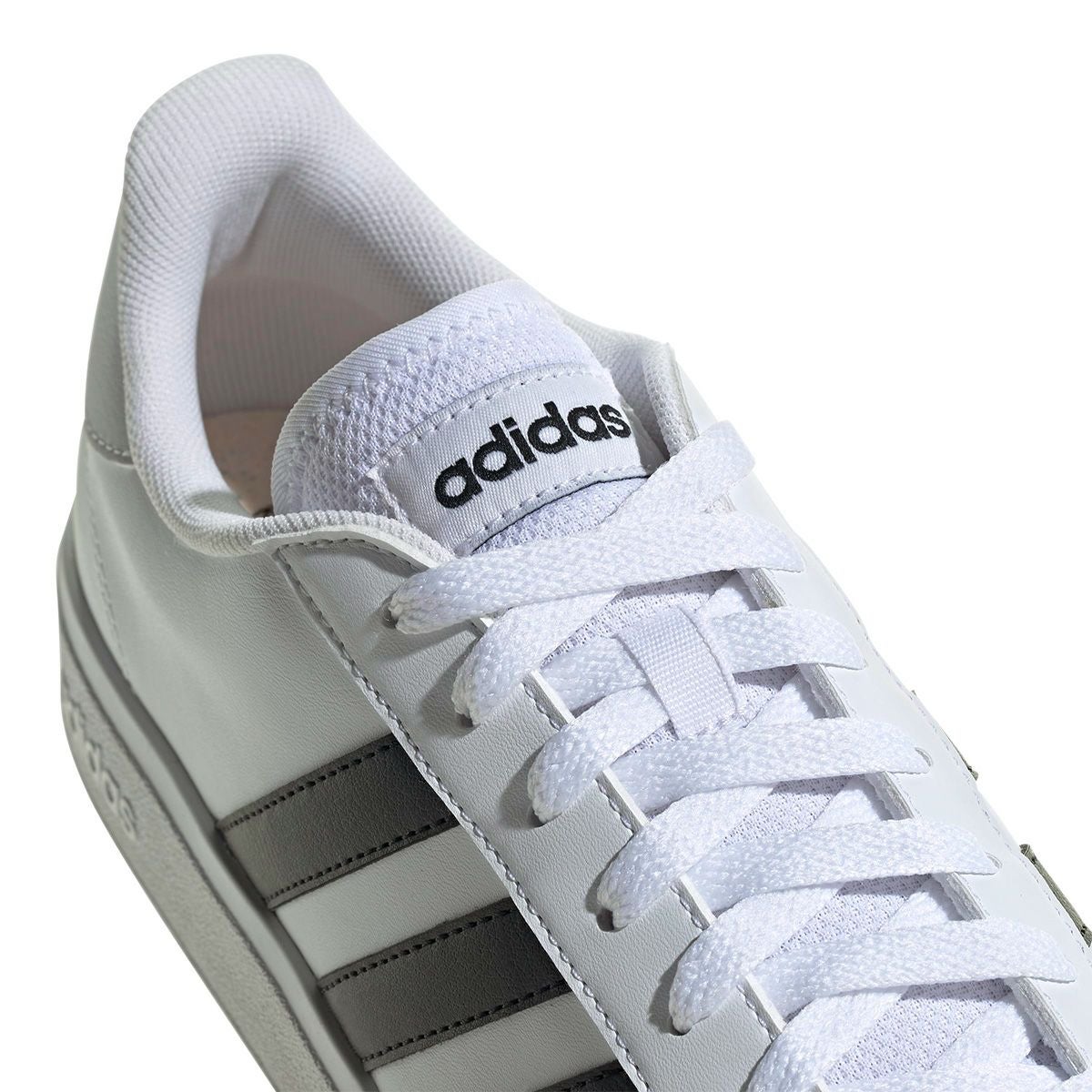 アディダス adidas　ジュニア カジュアル シューズＫＩＤＳ グランドコート ライフスタイル テニス レースアップ / GrandCourt Lifestyle Tennis Lace-Up フットウェアホワイト/マットシルバー/マットシルバー GW6506  詳細7