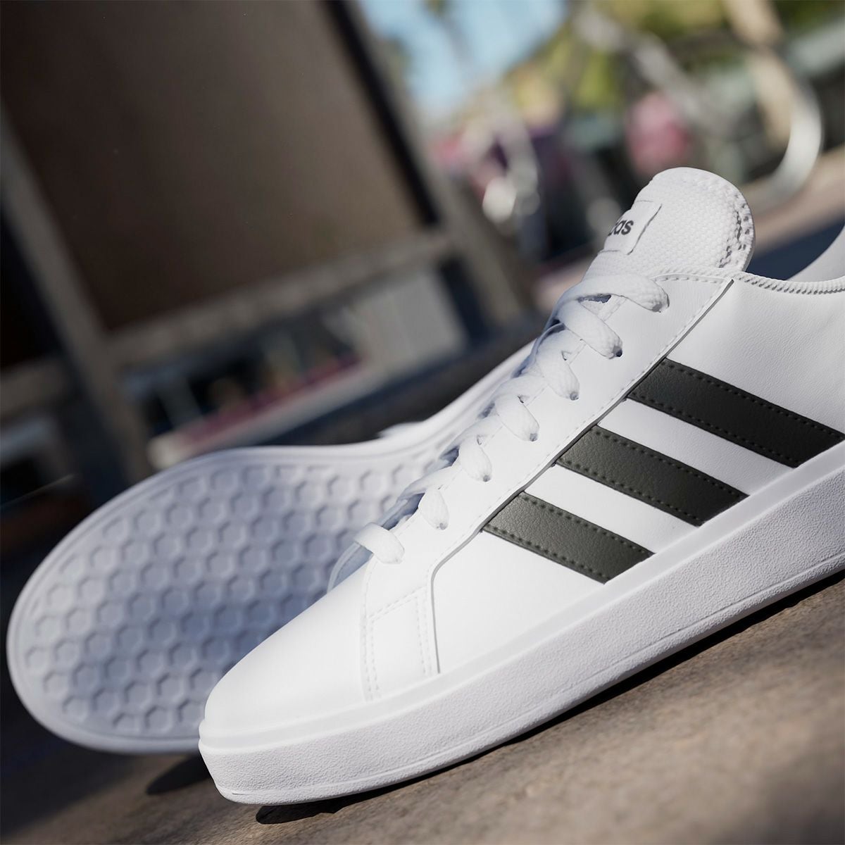 アディダス adidas　ジュニア カジュアル シューズＫＩＤＳ グランドコート ライフスタイル テニス レースアップ / GrandCourt Lifestyle Tennis Lace-Up フットウェアホワイト/マットシルバー/マットシルバー GW6506  詳細14