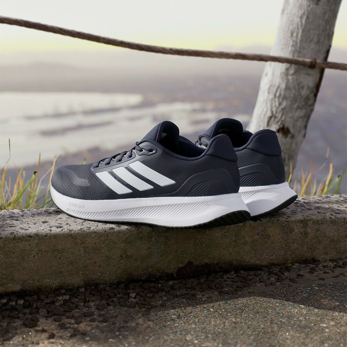 アディダス adidas　メンズ カジュアル シューズ RUNFALCON 5 M レジェンドインク/フットウェアホワイト/コアブラック IE8809  詳細11