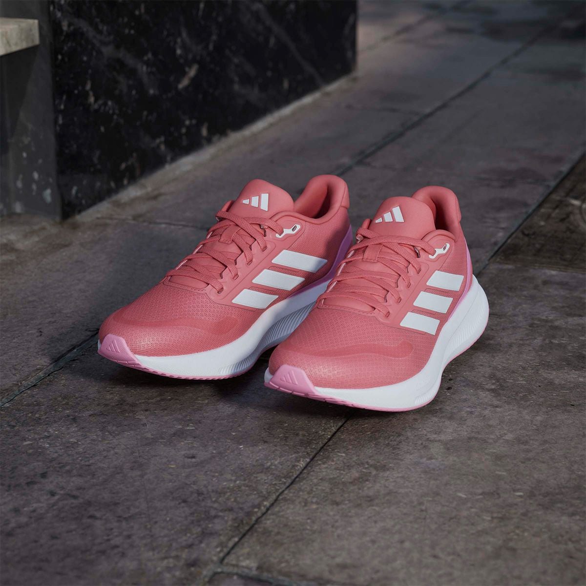 アディダス adidas　レディース カジュアル ランニングシューズウイメンズ コアランナー 5 ランニング / CORERUNNER 5 Running ベタースカーレット/フットウェアホワイト/ブリスピンク JI3389  詳細12