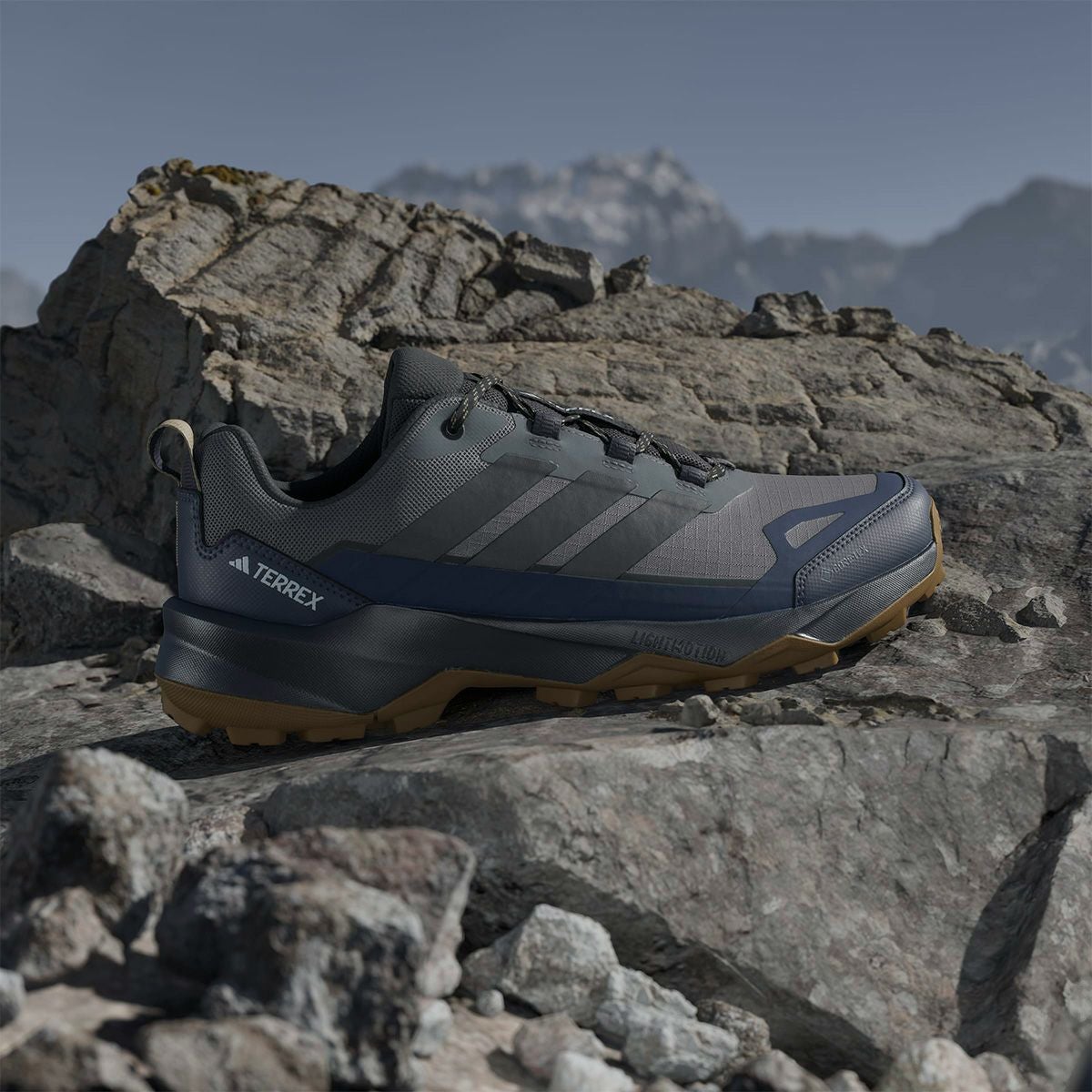 アディダス adidas　メンズ アウトドア ランニングシューズ テレックス スカイチェイサー AX5 GORE-TEX ハイキング / Terrex Skychaser AX5 GORE-TEX Hiking Shoes グレーフォー/カーボン/シャドーネイビー JQ2211  詳細9