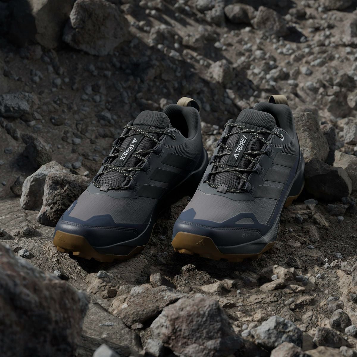 アディダス adidas　メンズ アウトドア ランニングシューズ テレックス スカイチェイサー AX5 GORE-TEX ハイキング / Terrex Skychaser AX5 GORE-TEX Hiking Shoes グレーフォー/カーボン/シャドーネイビー JQ2211  詳細10