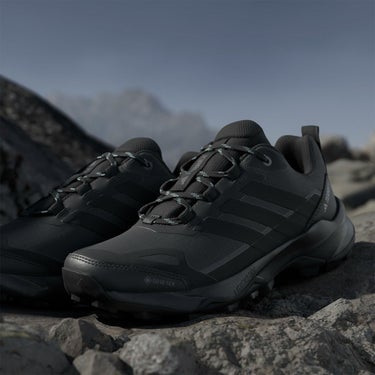 アディダス adidas　レディース アウトドア ランニングシューズウイメン・ Terrex スカイチェイサー AX5 GORE-TEX ハイキング / Terrex Skychaser AX5 GORE-TEX Hiking Shoes カーボン/コアブラック/セミフラッシュアクア JQ2222  詳細12