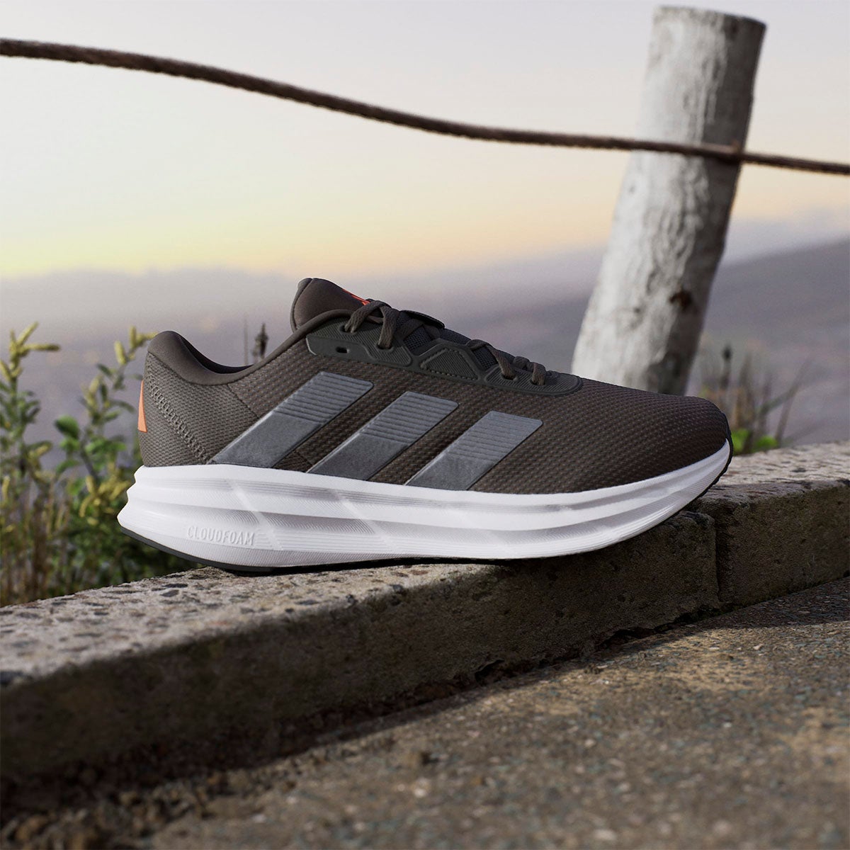 アディダス adidas　メンズ カジュアル ランニングシューズ GLX 7 ランニングシューズ / GLX 7 Running Shoes シャドーオリーブ/アイアンメタリック/フットウェアホワイト JQ7141  詳細9