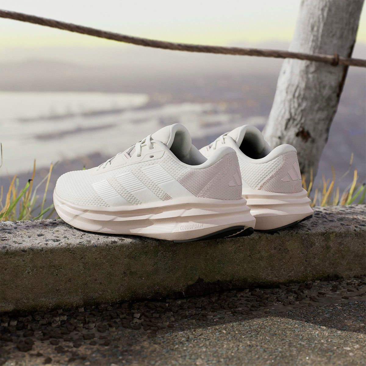 アディダス adidas　レディース カジュアル ランニングシューズウイメンズ GLX 7 ランニングシューズ オフホワイト/コアホワイト/パテモーブ JQ9558  詳細12