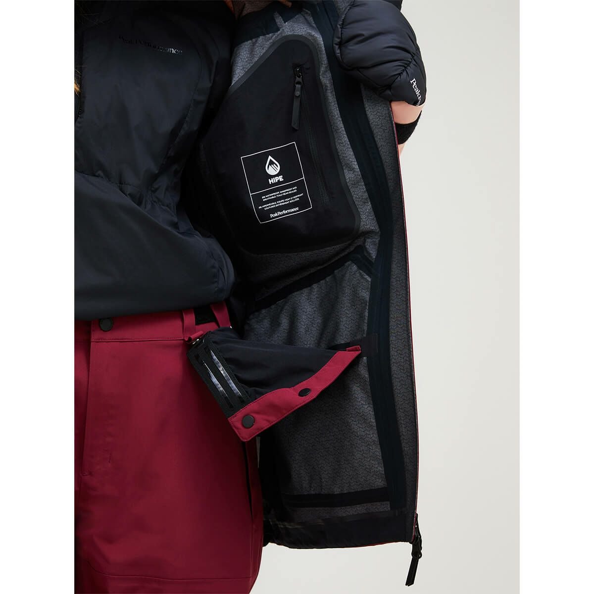 ピークパフォーマンス PEAK PERFORMANCE　スキーウェア ジャケット ウーマンズバーテック3レイヤージャケット W Vertec 3L Jacket G80568 2025-2026 詳細20