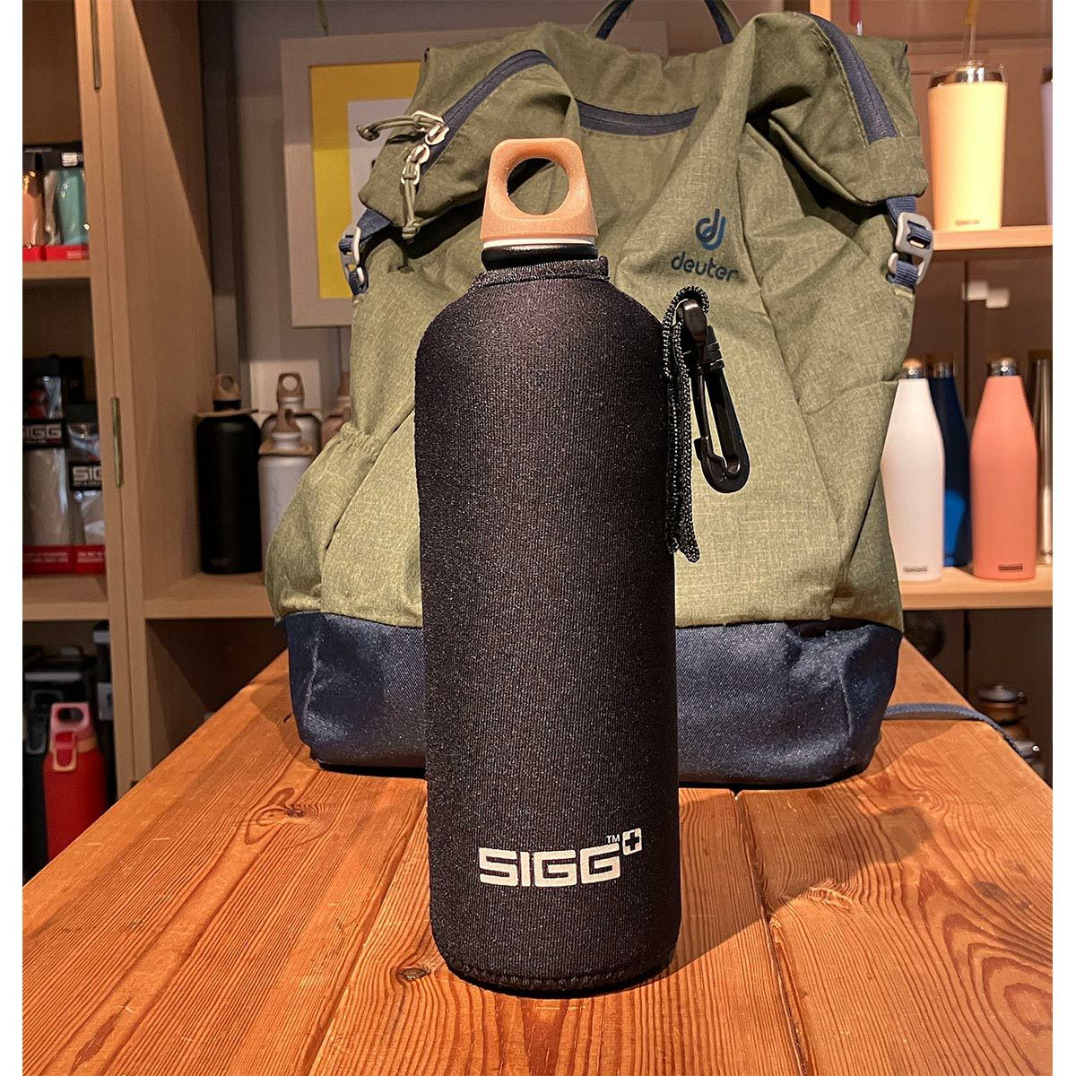 シグ SIGG　 ネオプレンボトルカバー 0.6L ブラック　ボトル用アクセサリー 2025 ブラック（90051） 詳細3