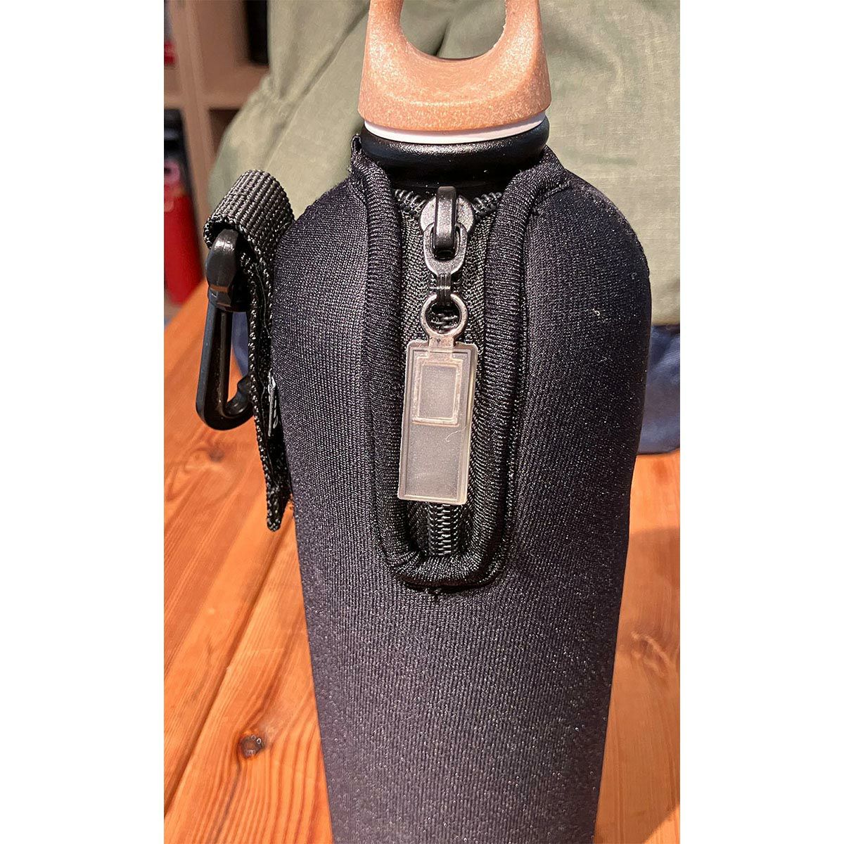 シグ SIGG　 ネオプレンボトルカバー 0.6L ブラック　ボトル用アクセサリー 2025 ブラック（90051） 詳細4