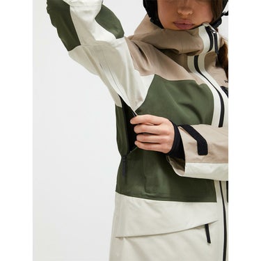 ピークパフォーマンス PEAK PERFORMANCE　スキー スノーボードウェア ジャケット W Gravity Gore-Tex 3L Jacket G80360 2024-2025 AVID BEIGE 詳細4