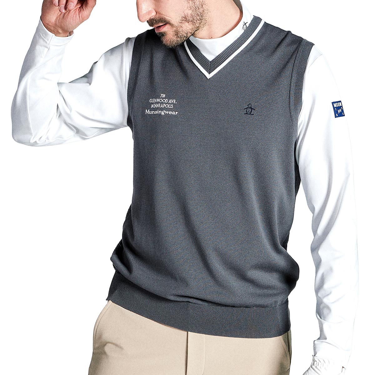 マンシングウェア Munsingwear　メンズ 背面メッシュ 編地切替 ロゴ刺繍 Vネック ニット ベスト MGMXJL82　2024年モデル グレー