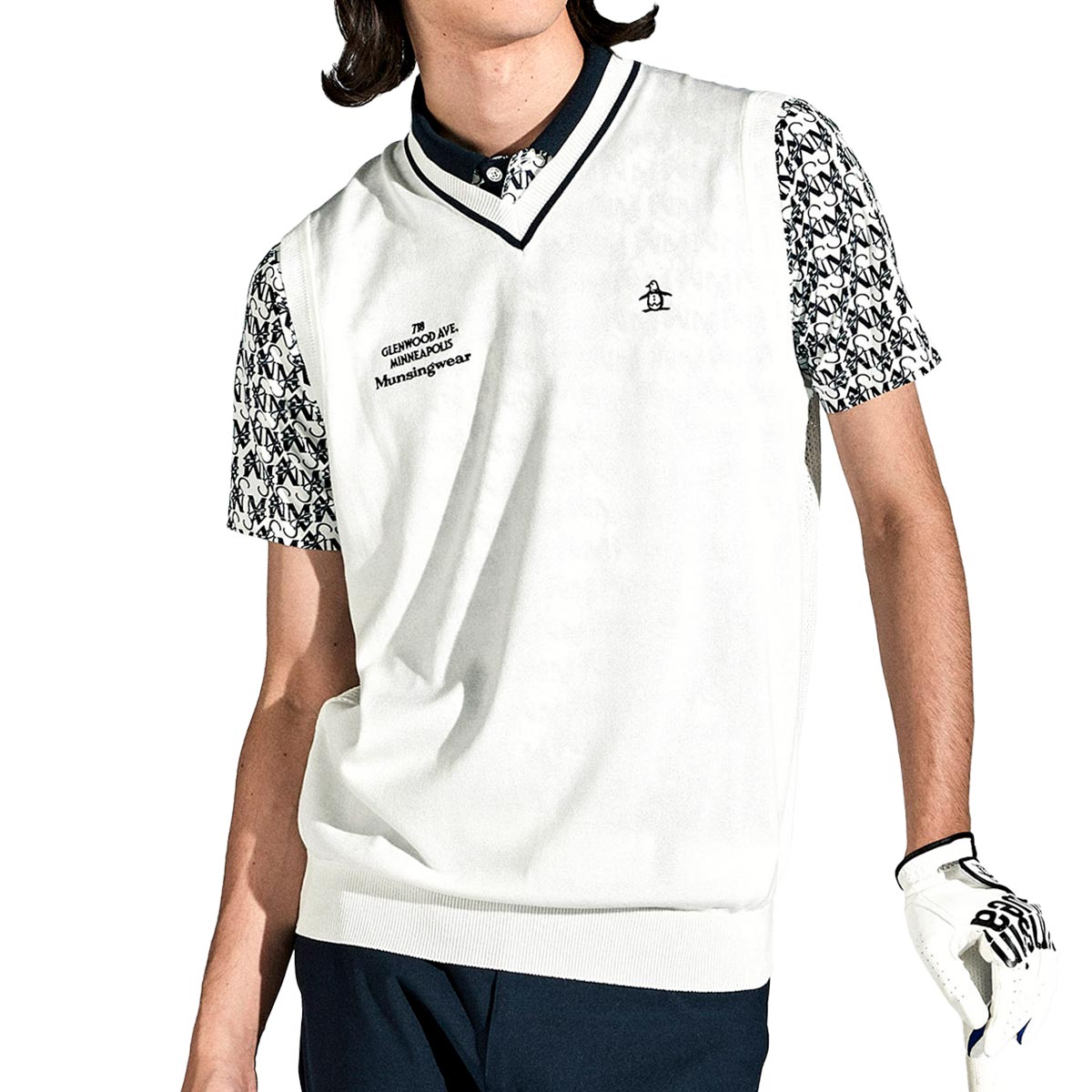 マンシングウェア Munsingwear　メンズ 背面メッシュ 編地切替 ロゴ刺繍 Vネック ニット ベスト MGMXJL82　2024年モデル ホワイト