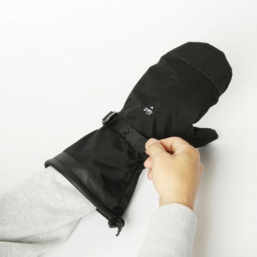 エビス eb's OVER MITT STRONG オーバーミットストロング BLACK スキー スノーボードグローブ 2026-2027 リスト部分の仕様（防水）