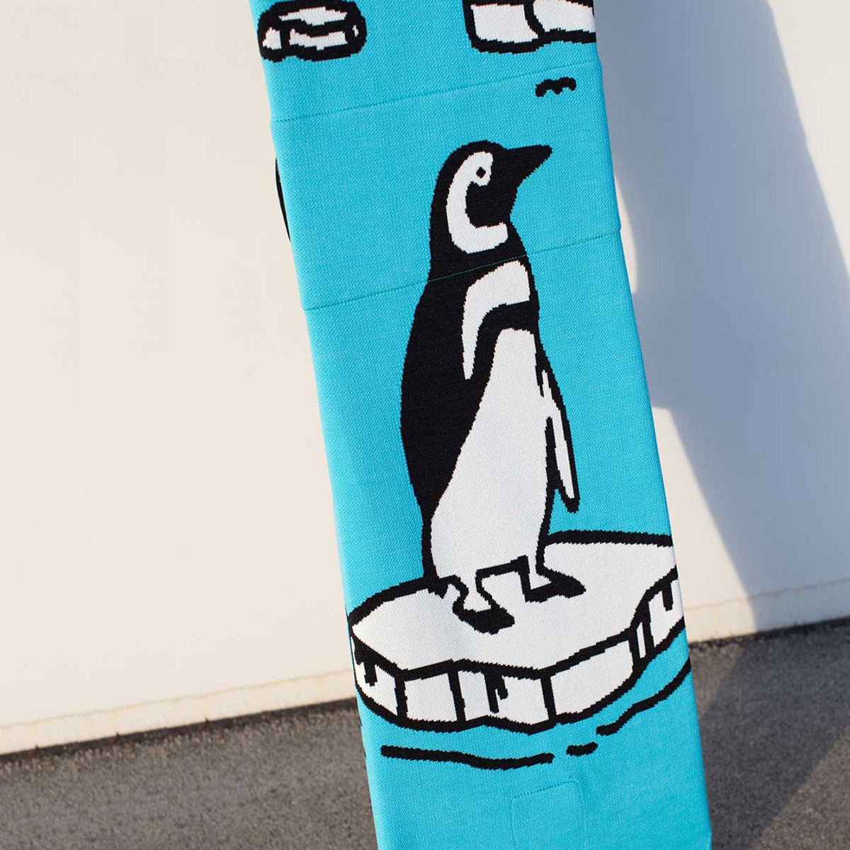 エビス eb's KNIT COVER PENGUIN ニットカバー ペンギン PENGUIN スノーボードニットカバー 2026-2027 口枠ディテール（バッグ）