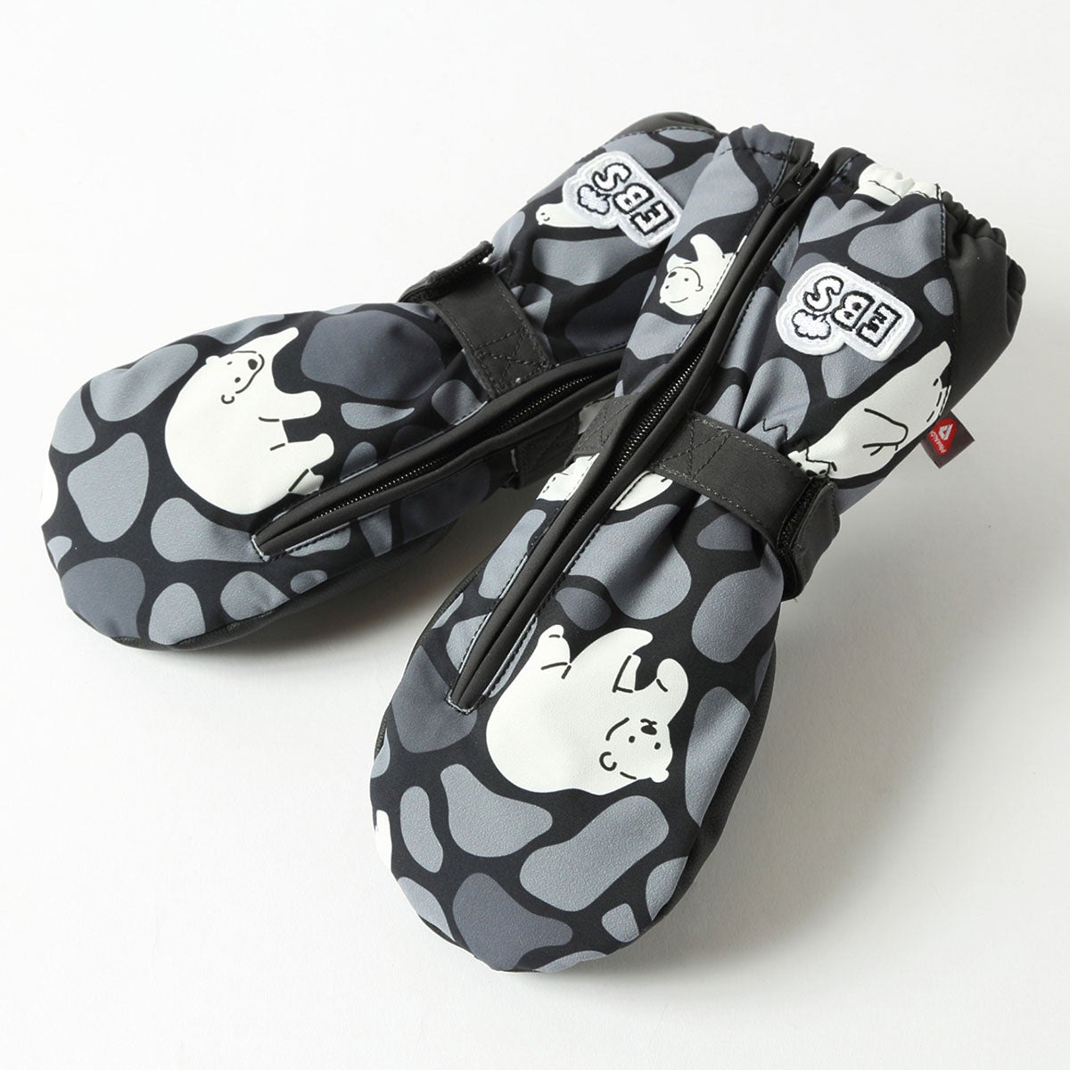 エビス eb's CHILD MITT チャイルドミット KUMAFLAGE ジュニアグローブ 2026-2027 手の甲側デザイン（防水・保温）