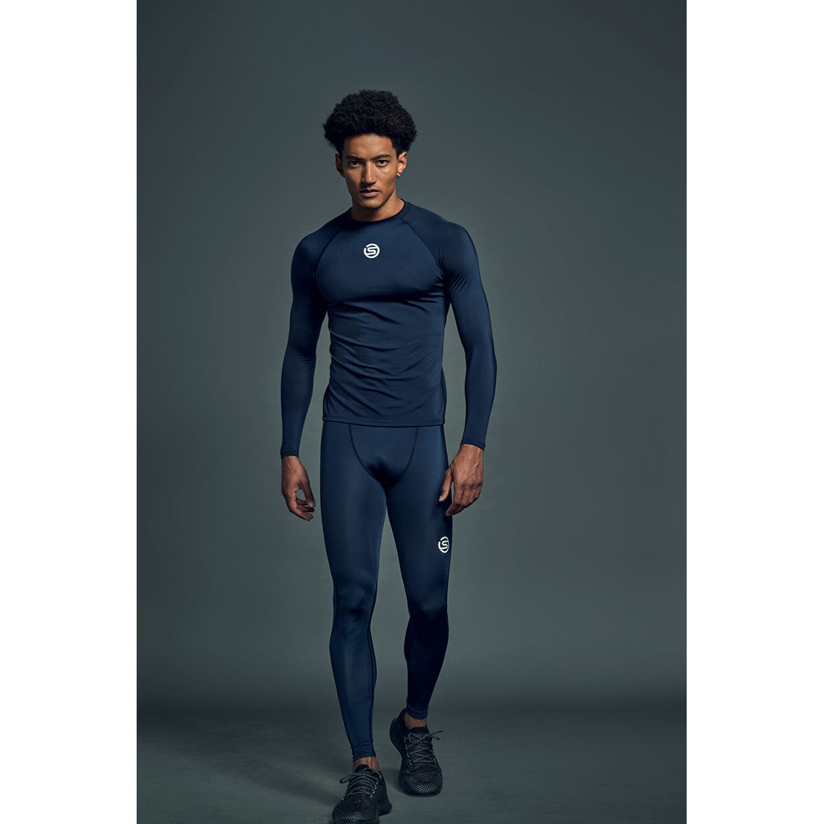 スキンズ SKINS SERIES-1 メンズ ロングスリーブ ストレッチシャツ 18121110-098 2023年モデル 背面デザイン 画像10