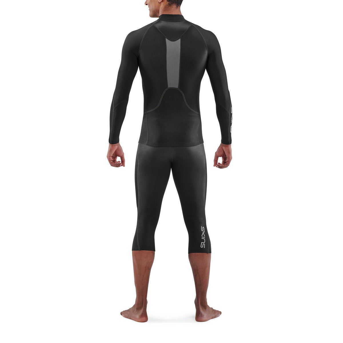 スキンズ SKINS SERIES-3 メンズ サーマルロングスリーブトップ ストレッチシャツ 18121312-019 2023年モデル 着用イメージ（ランニング）