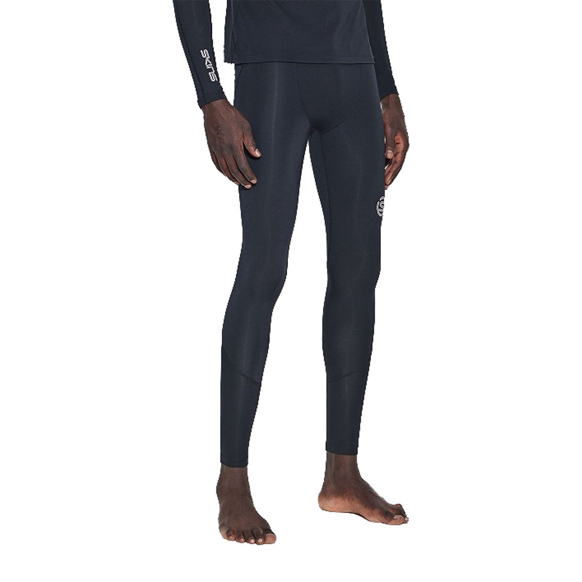 スキンズ SKINS SERIES-2 メンズ ロングタイツ ストレッチパンツ 18171210-019 2024年モデル 襟元と袖口（ランニング）