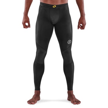 スキンズ SKINS SERIES-3 メンズ ロングタイツ ストレッチパンツ 18171310-019 2023年モデル 素材感のディテール（ランニング）