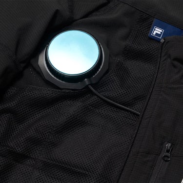 フィラゴルフ FILA GOLF メンズ ペルチェ付きファンベスト ブラック 746988 2026年モデル 着用イメージ