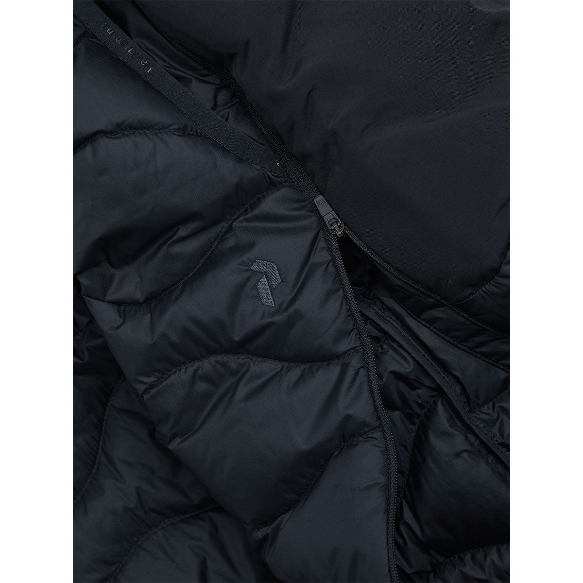 ピークパフォーマンス PEAK PERFORMANCE スキー スノーボードウェア ウィメンズ ヘリウムダウンショーツ W Helium Down Shorts G80450-010 2026-2027 BLACK 機能ディテール