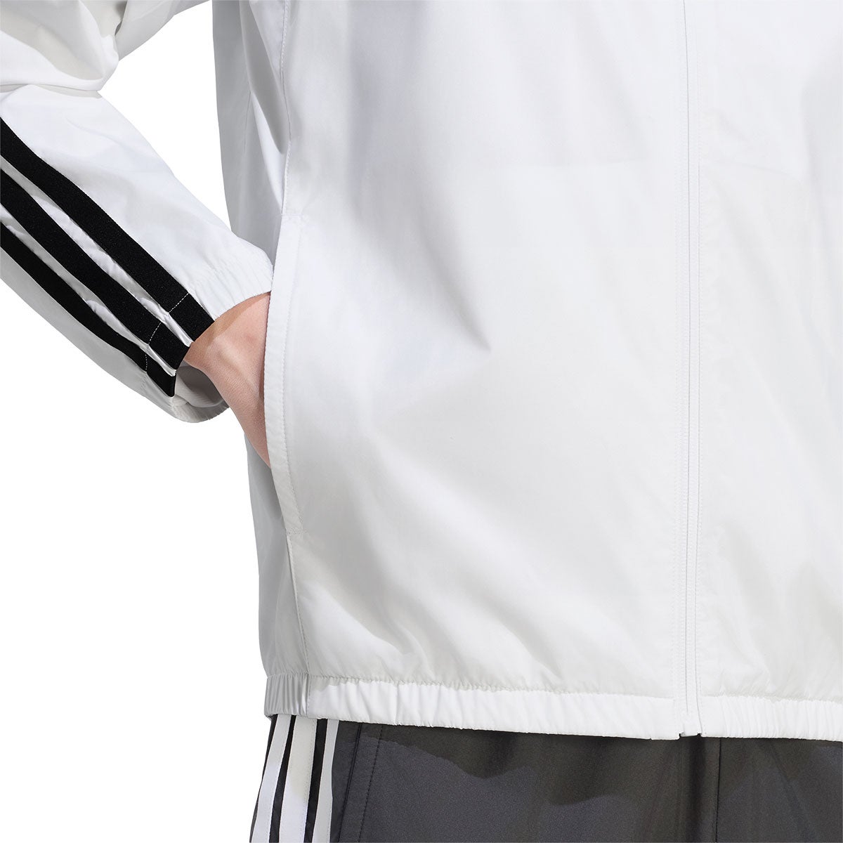 アディダス adidas マストハブ スリーストライプス 起毛トリコット裏地 フルジップジャケット ウインドシャツメンズ DVL44 着用イメージ