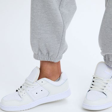 ビラボン BILLABONG ARCH LOGO SWEAT PANTS スウェットパンツウィメンズ BF014713 着用イメージ