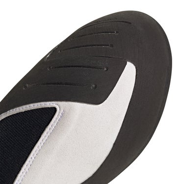 アディダス adidas ファイブテン ハイアングル クライミング / Five Ten Hiangle Climbing シューズ ホワイト EE9033 使用イメージ