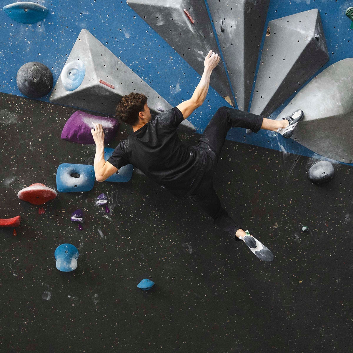 アディダス adidas ファイブテン ハイアングル クライミング / Five Ten Hiangle Climbing シューズ ホワイト EE9033 使用イメージ