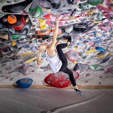 アディダス adidas ファイブテン ハイアングル プロ コンペティション クライミング / Five Ten Hiangle Pro Competition Climbing シューズ ブラック FV4744 使用イメージ