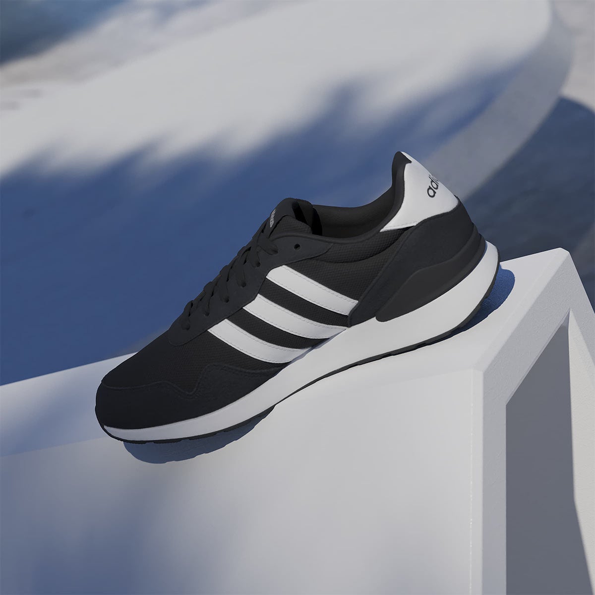 アディダス adidas ラン 60s 4.0 シューズ シューズ ブラック JR6622 使用イメージ